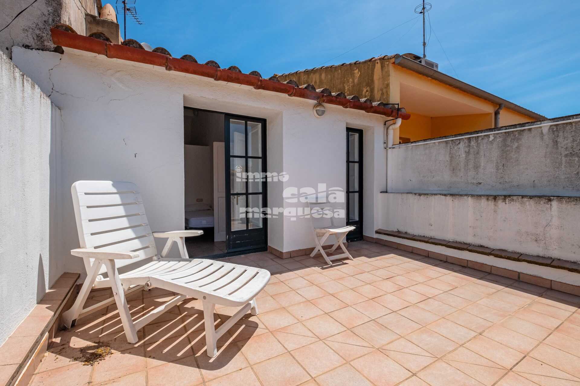 Casa de poble amb gran pati a ple centre de Palafrugell 