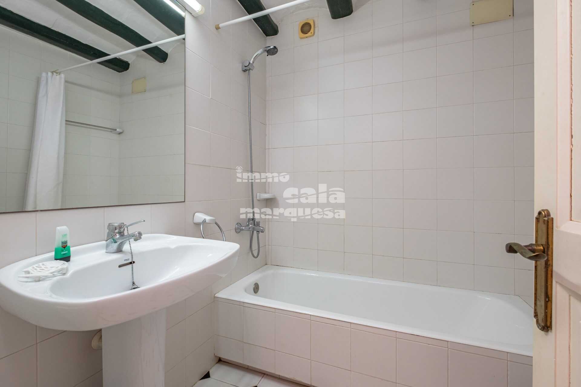 Casa de poble amb gran pati a ple centre de Palafrugell 