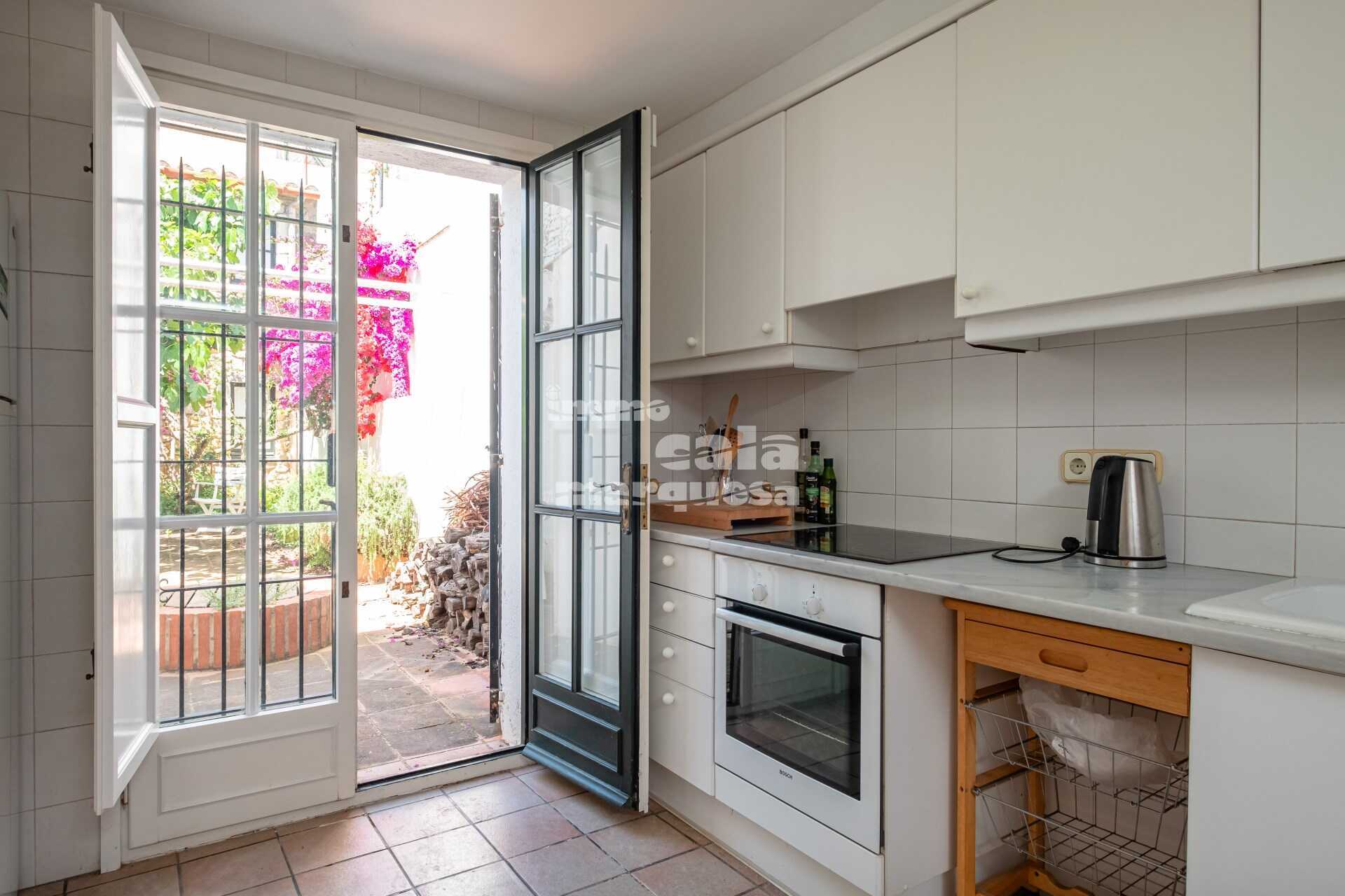 Casa de poble amb gran pati a ple centre de Palafrugell 
